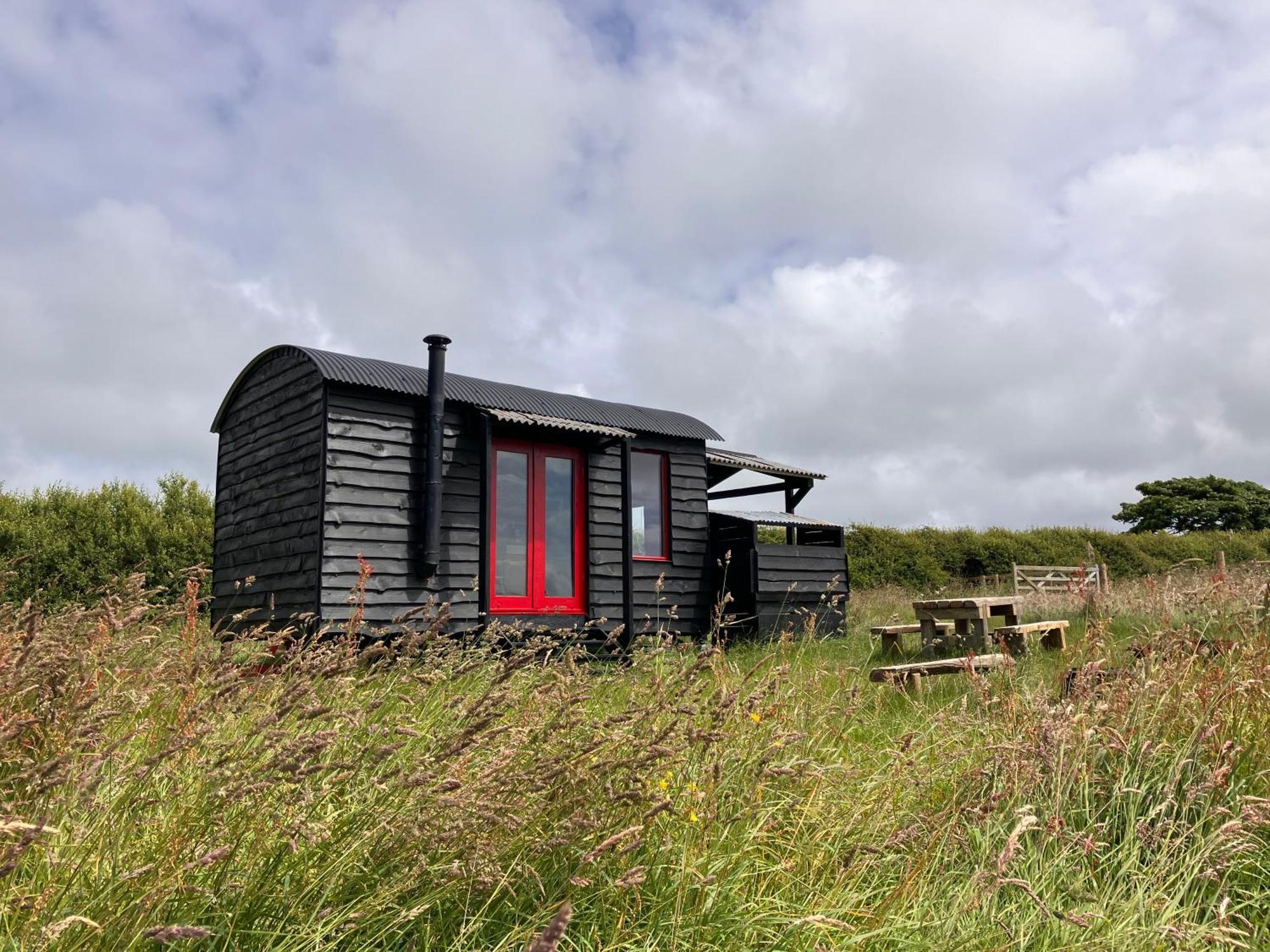 Shepherds Hut In A Private Meadow With Sea Views Hartland Exterior photo